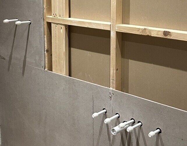BUNDLE: 6 x Elbow Brackets and 1 x Elbow SHOWER BAR (150mm width) Compatible with 15mm JG Speedfit Push Fit Elbow