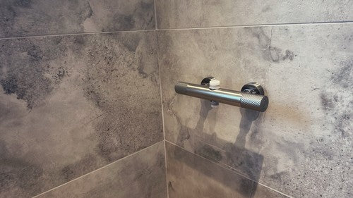 BUNDLE: 6 x Elbow Brackets and 1 x Elbow SHOWER BAR (150mm width) Compatible with 15mm Hep2O Push Fit Elbow